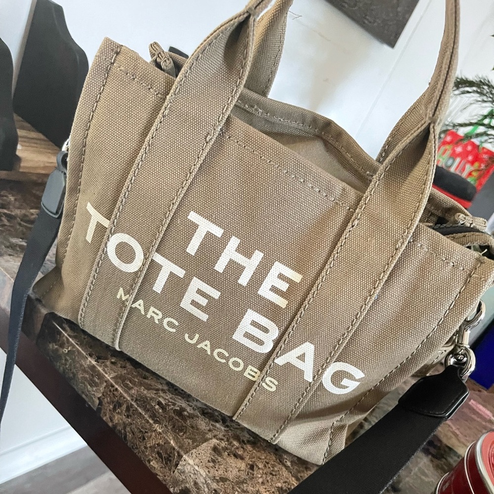 Marc jacobs mini tote